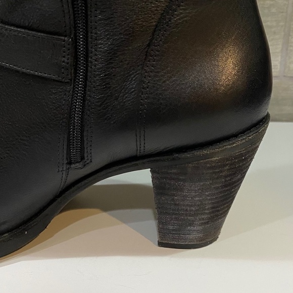 Via Spiga‎ 3 Buckle Black Leather Upper Zip Up Knee Boot Round Toe Size 11M - Picture 6 of 12